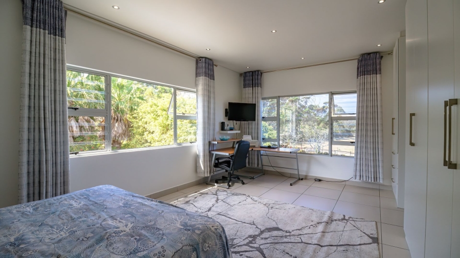 5 Bedroom Property for Sale in Sunrise On Sea Eastern Cape